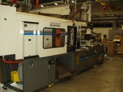 Used 1995 Cinci Plastic Molding Machine