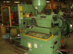 used engel plastic molding machines