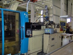 used husky plastic molding machine