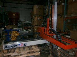 Used Ranger robot for an injection molding machine