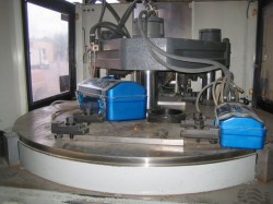 used toyo vertical rotary plastic molding machine
