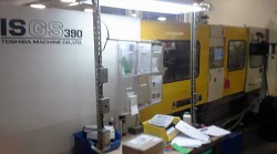 390 ton Toshiba plastic molder