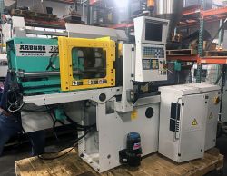 1999 39 ton Arburg used plastic molder for sale
