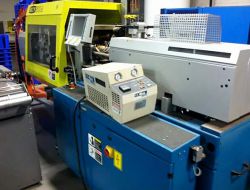 2001 55 ton used boy plastic molding machine