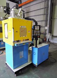 Brand new Yuh-Dak injection molder for sale