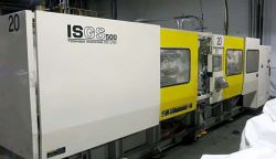 Used Toshiba plastic molder 500 ton