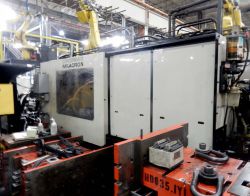 850 ton Milacron plastic injection molder for sale