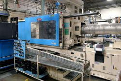 A 942 ton Nissei plastic molder from 1994